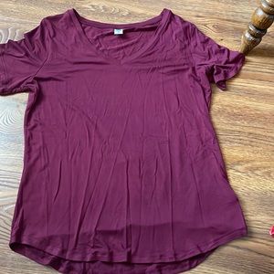Old Navy V neck loose fitting Feusha shirt. Size small